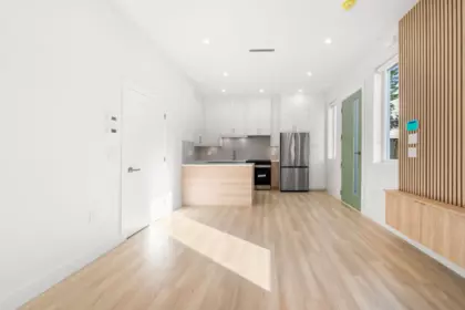 Breakfast Nook Photo of 1 3583 Haida Street, Vancouver, BC