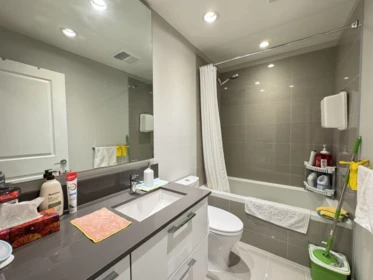 Hallway Photo of 501 3487 Binning Road, Vancouver, BC