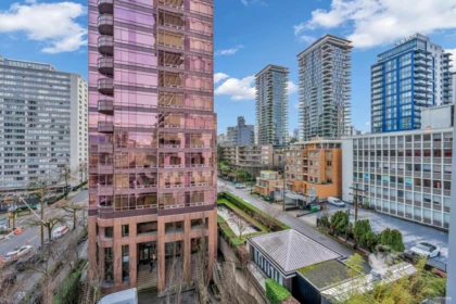 Office / Den Photo of 804 1568 Alberni Street, Vancouver, BC