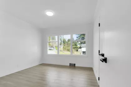Walk-In Closet Photo of 7489 Maple Street, Mission, BC