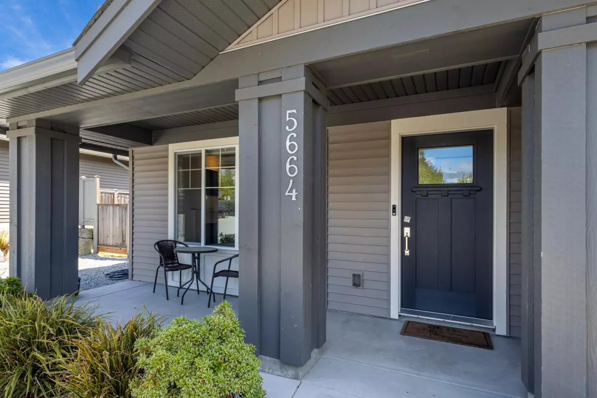 Family Room Photo of 5664 Partridge Way, Sechelt, BC