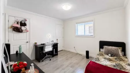 Hallway Photo of 12579 66 Avenue, Surrey, BC