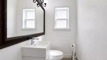 Powder Room Photo of 12579 66 Avenue, Surrey, BC