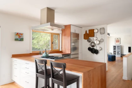 1569 Whitesails Drive, Bowen Island, BC, Bowen Island — Single Family Residence for sale