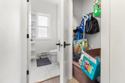 Guest Bathroom Photo of 5 45608 Bernard Avenue, Chilliwack, BC