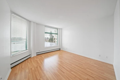 Bedroom 2 Photo of 303 15466 North Bluff Road, White Rock, BC
