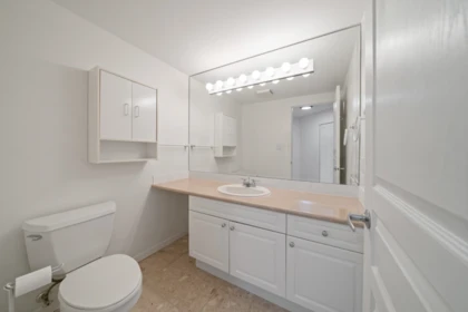 Mudroom Photo of 303 15466 North Bluff Road, White Rock, BC