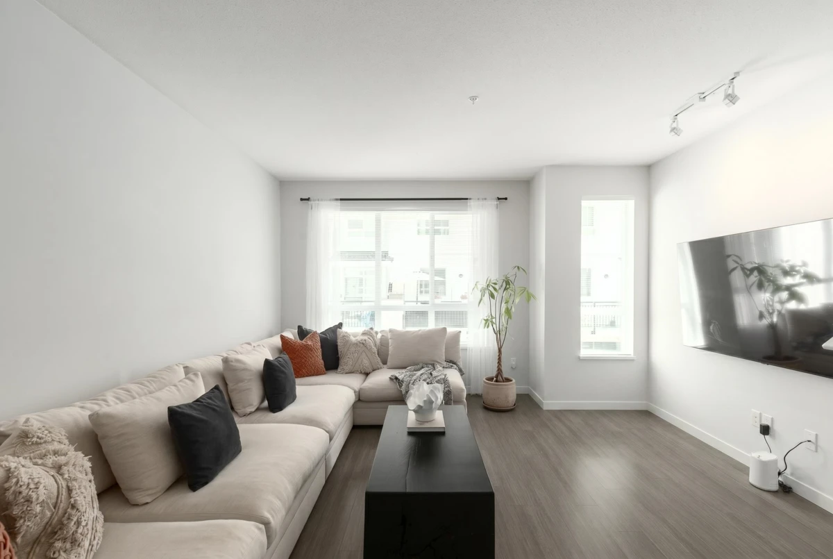 Living Room Photo of 6 8335 Nelson Street, Mission, BC