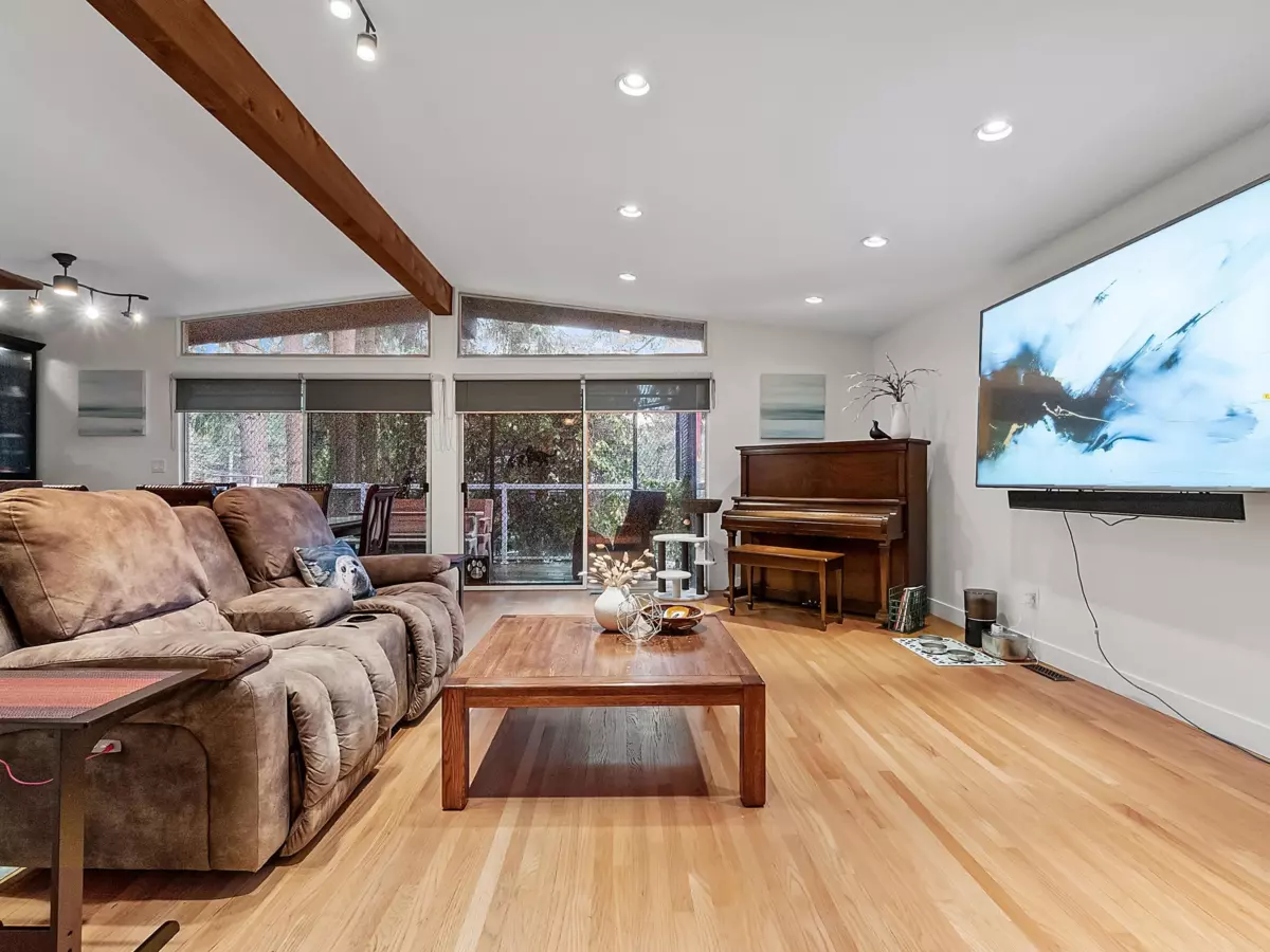 Family Room Photo of 6436 Mckenzie Drive, Delta, BC