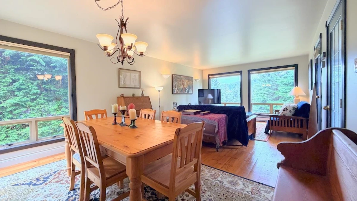Family Room Photo of 234 Mariners Way, Mayne Island, BC