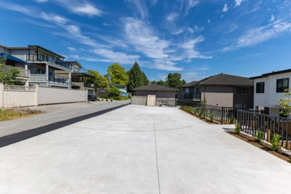 Front Yard Photo of 102 957 Edgar Avenue, Coquitlam, BC