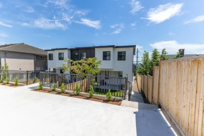 Garden / Landscaping Photo of 102 957 Edgar Avenue, Coquitlam, BC