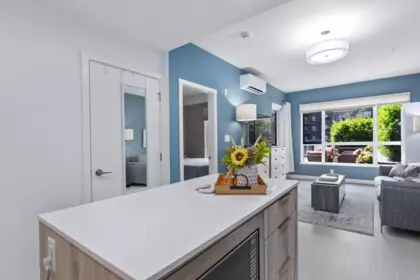 203 3596 Malsum Drive, North Vancouver, BC, North Vancouver — Apartment/Condo for sale