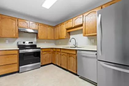 Kitchen Island Photo of 316 31850 Union Avenue, Abbotsford, BC