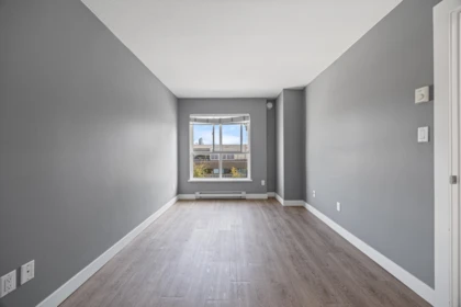 Entry Foyer Photo of 403 3939 Hastings Street, Burnaby, BC