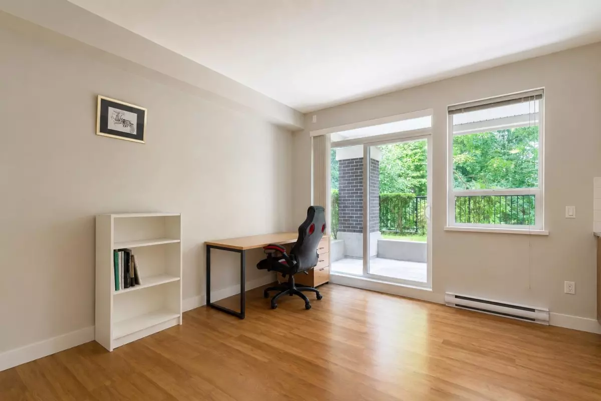 Family Room Photo of 114 9655 King George Boulevard, Surrey, BC