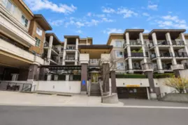 114 9655 King George Boulevard, Surrey, BC