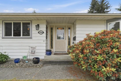 Kitchen Photo of 19660 35a Avenue, Langley, BC