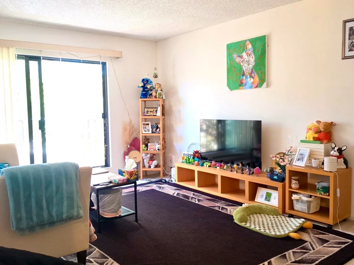 Living Room Photo of 220 8231 Granville Avenue, Richmond, BC