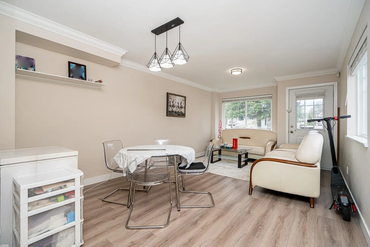Dining Area Photo of 1 10282 132 Street, Surrey, BC