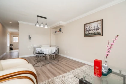 Breakfast Nook Photo of 1 10282 132 Street, Surrey, BC