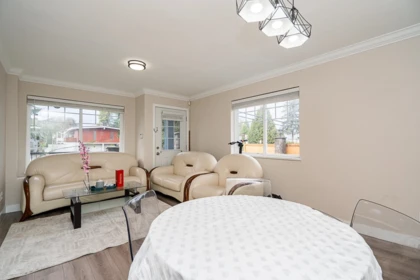 Kitchen Photo of 1 10282 132 Street, Surrey, BC