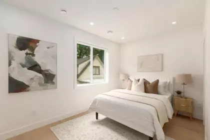Entry Foyer Photo of 1 3633 Turner Street, Vancouver, BC