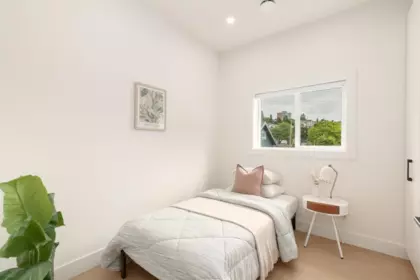 Powder Room Photo of 1 3633 Turner Street, Vancouver, BC