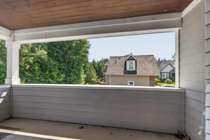 Hallway Photo of 16452 93a Avenue, Surrey, BC