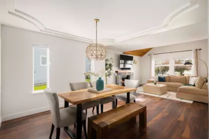 Kitchen Island Photo of 8572 164a Street, Surrey, BC