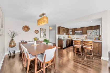 Kitchen Island Photo of 1904 1088 Quebec Street, Vancouver, BC