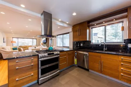 Breakfast Nook Photo of 2549 Bendale Road, North Vancouver, BC
