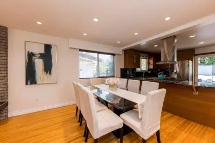 Kitchen Island Photo of 2549 Bendale Road, North Vancouver, BC