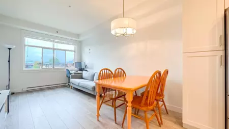 Entry Foyer Photo of 317 20673 78 Avenue, Langley, BC