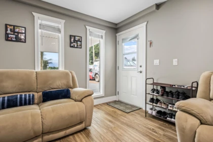 Kitchen Island Photo of 46479 Brooks Avenue, Chilliwack, BC