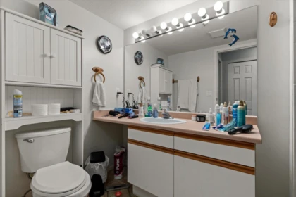 Guest Bathroom Photo of 106 9186 Edward Street, Chilliwack, BC