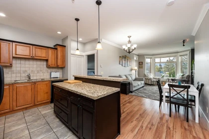 Kitchen Photo of 204 46021 Second Avenue, Chilliwack, BC