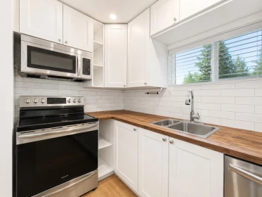 Breakfast Nook Photo of 33625 Ferndale Avenue, Mission, BC