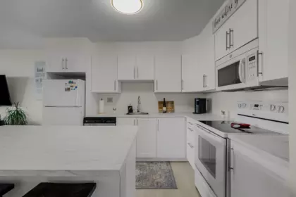 Kitchen Island Photo of 214 45669 Mcintosh Drive, Chilliwack, BC