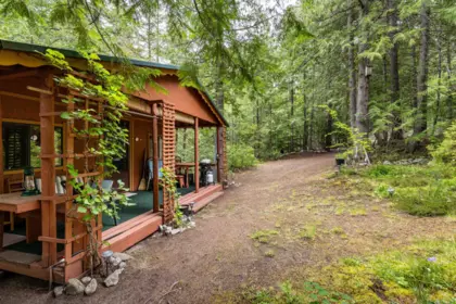 9540 Pemberton Portage Road, Pemberton, BC, Pemberton — Single Family Residence for sale