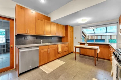 Kitchen Photo of 360 Keith Road, West Vancouver, BC