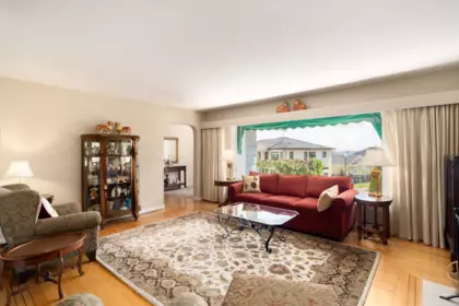Breakfast Nook Photo of 335 Churchill Avenue, New Westminster, BC