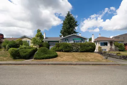 Community Amenities Photo (Clubhouse) of 335 Churchill Avenue, New Westminster, BC
