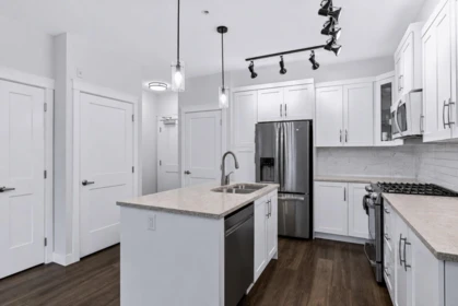 Kitchen Island Photo of 608 11077 Ravine Road, Surrey, BC