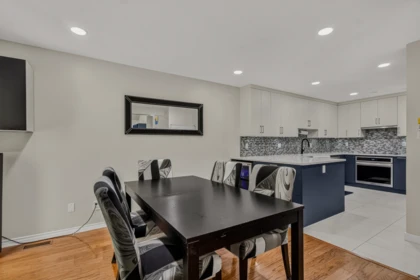 Kitchen Island Photo of 5 13918 58 Avenue, Surrey, BC