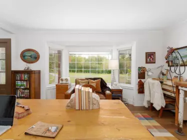 Kitchen Island Photo of 23873 12 Avenue, Langley, BC