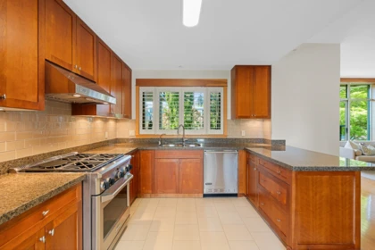 Breakfast Nook Photo of 201 550 17th Street, West Vancouver, BC