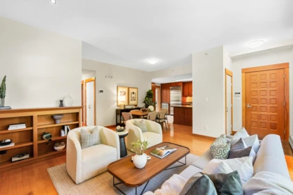 Dining Area Photo of 201 550 17th Street, West Vancouver, BC