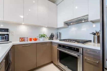 Kitchen Island Photo of 2309 3080 Lincoln Avenue, Coquitlam, BC