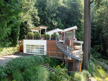 170 Sunset Drive, Lions Bay, BC, Lions Bay — Single Family Residence for sale